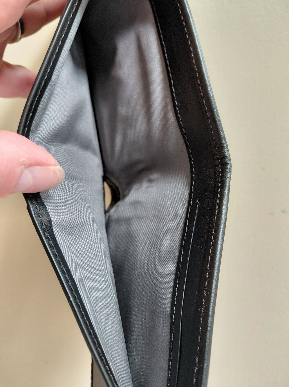 TUMI BLACK WALLET BIFOLD - Picture 4 of 13
